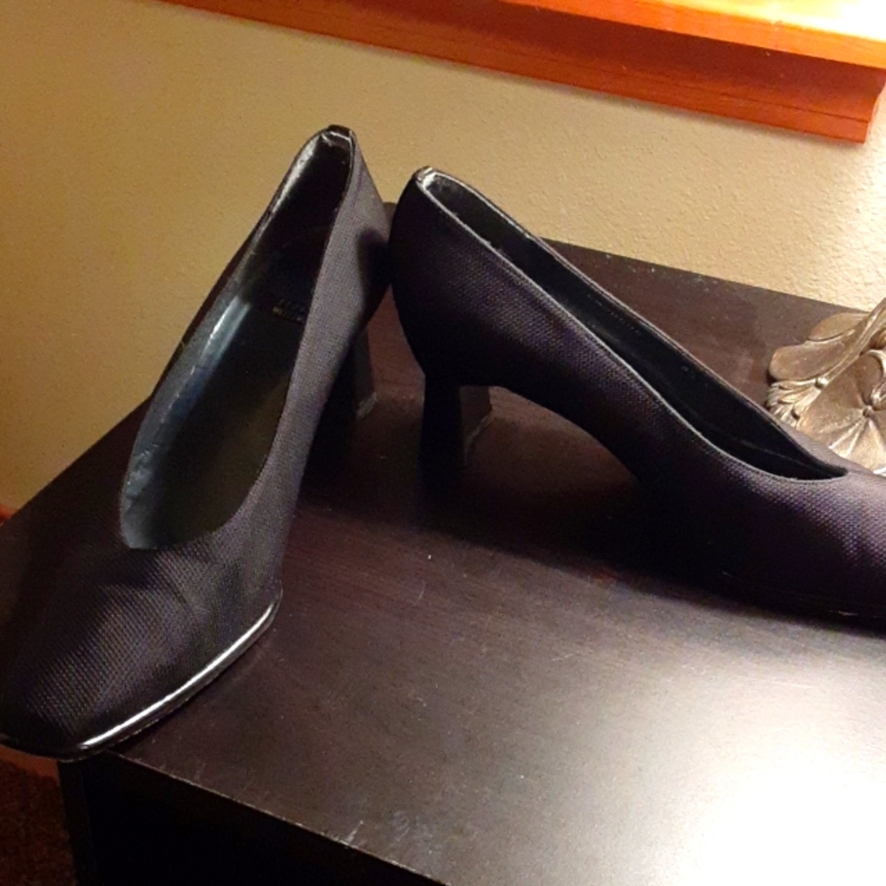 Stuart Weitzman Black Pumps 8.5